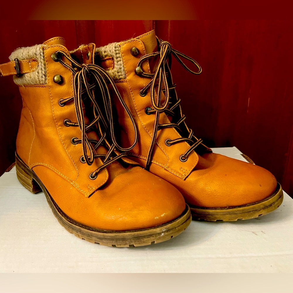 Sugar lace up work boot, size 11, good used condition